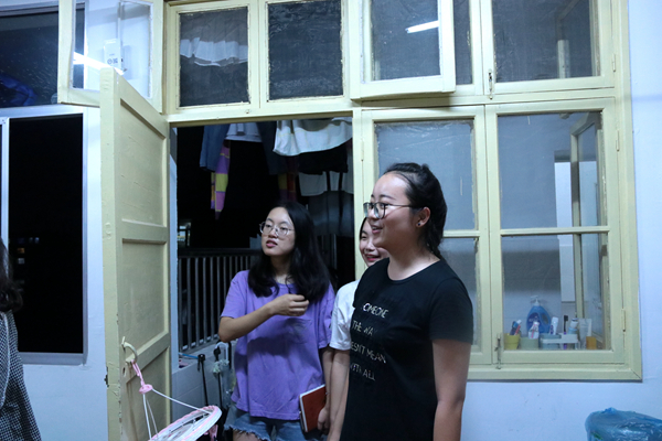 新学期色色动漫
领导老师下寝送关怀