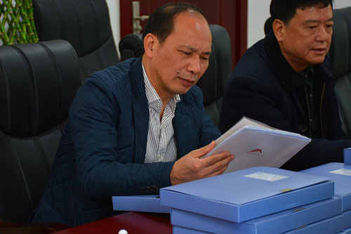 校长李伯超来色色动漫
进行党风廉政建设检查